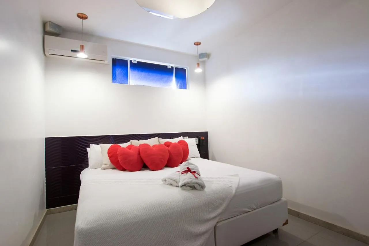 Champagne Motel Tubarão